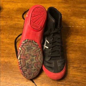Boys size 7 wrestling shoes. Barely worn.